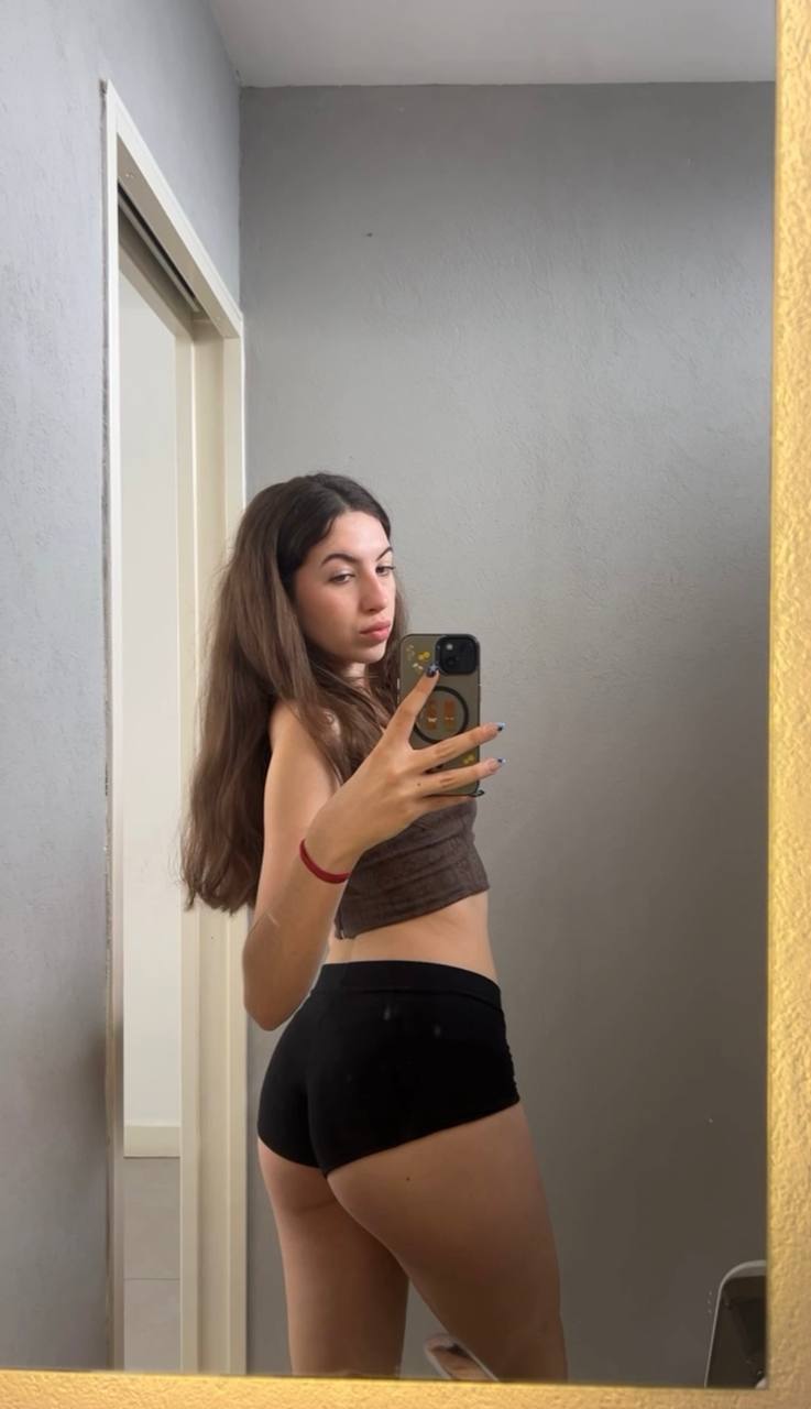 Amber in her underwear in Adana