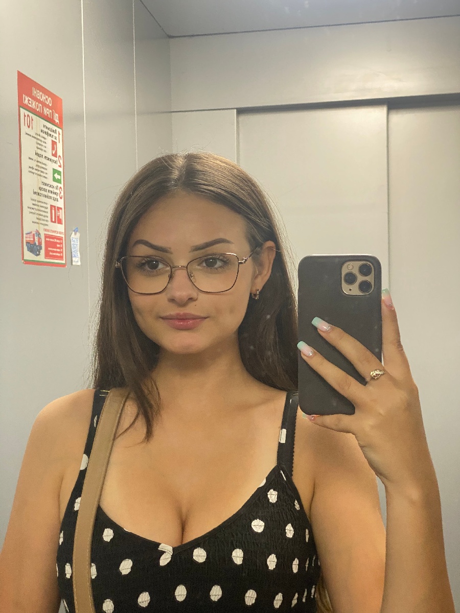 Sexy model Stacy in Adana