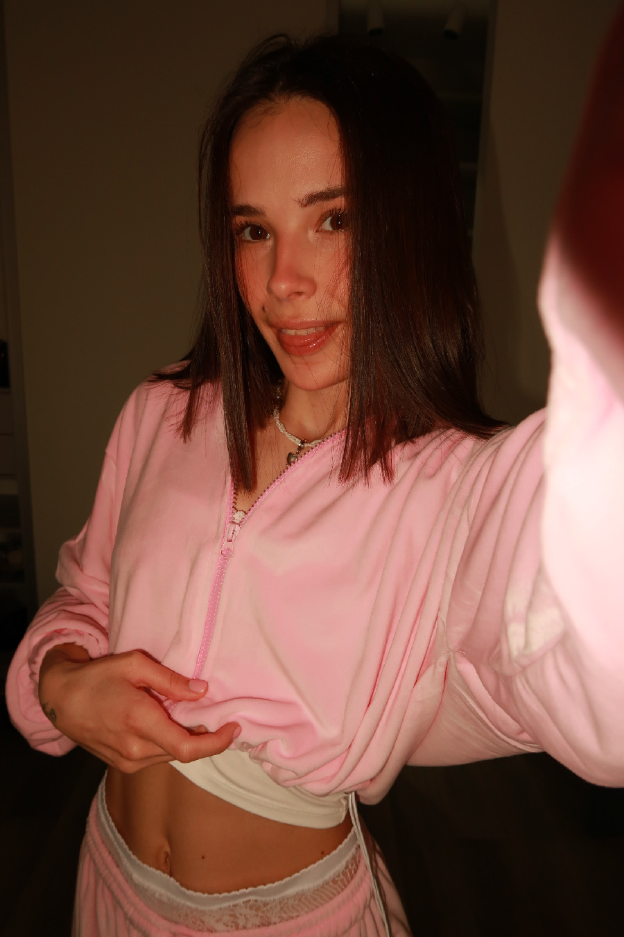 Tina brings the glow — live moments in Adana